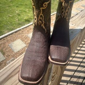 Brown Western Cowboy Boots with Gold Accents